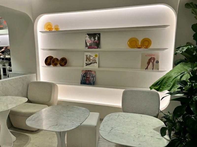 Vernissage et art au Wayne Coffee
